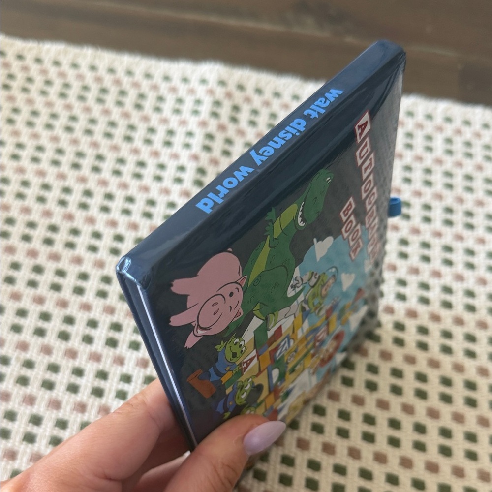 Disney Pixar Autograph Book - Picture 4 of 6